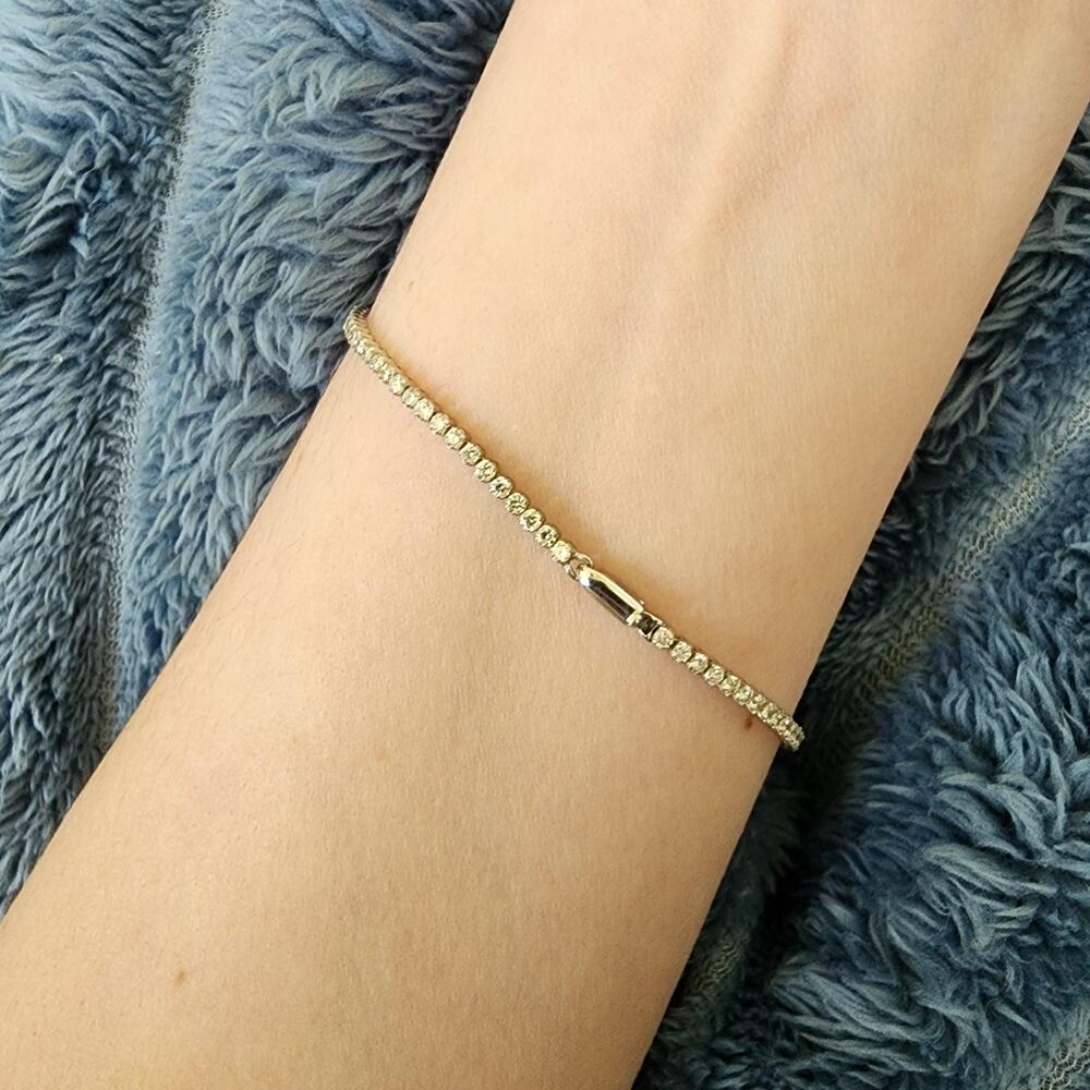 14k White Gold Diamond Tennis Bracelet: 2.25ct Flexible Design - Picture 9 of 9